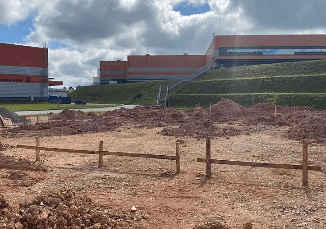 obras industriais e comerciais uenge 10